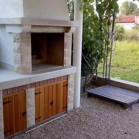 Taji Apartman Nin