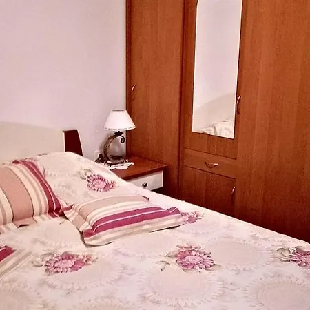 Apartment Taji Nin